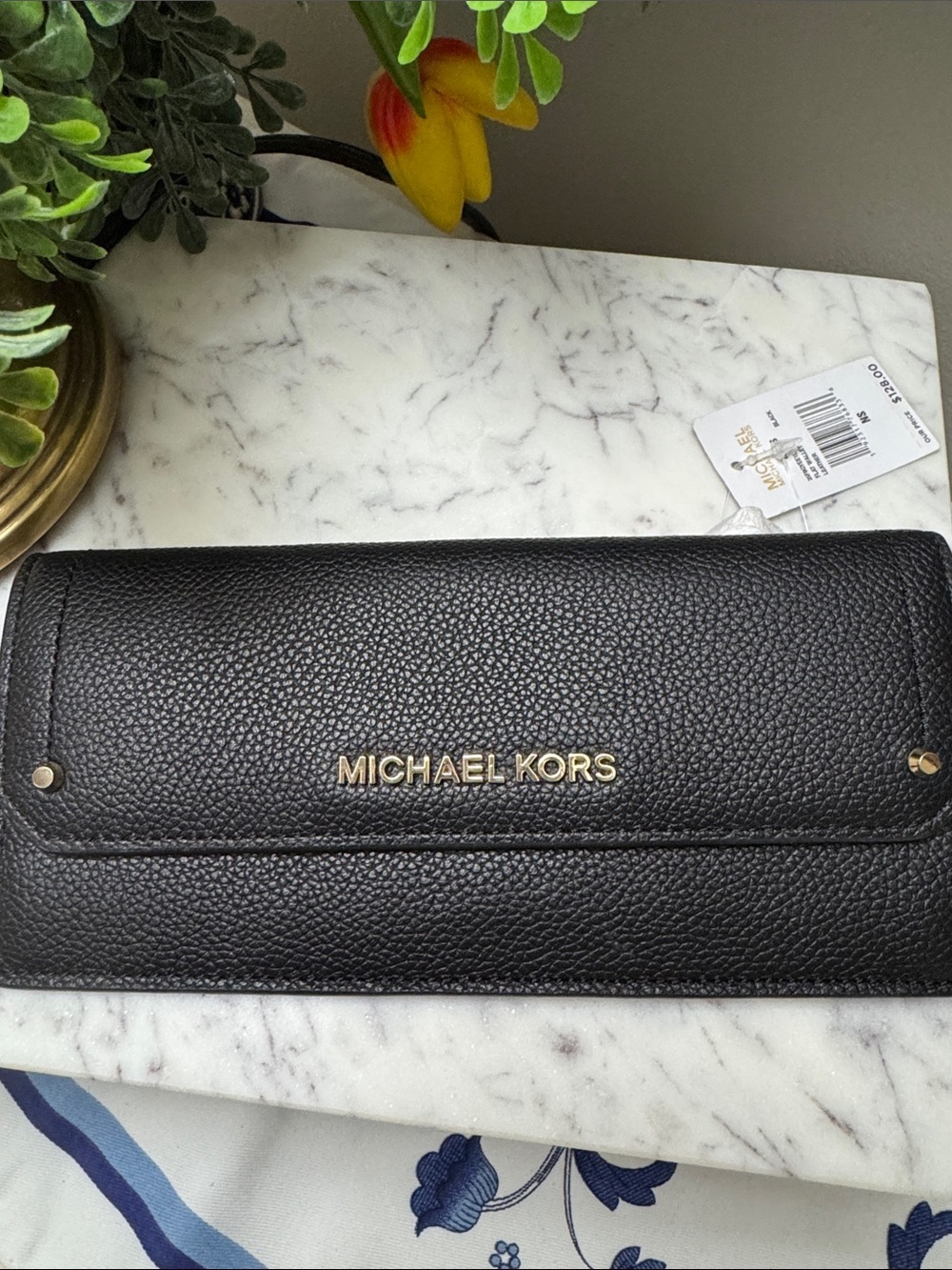 MICHAEL KORS Hays Flat Black Pebbled Leather Wallet with Gold Logo NWT - Picture 2 of 10